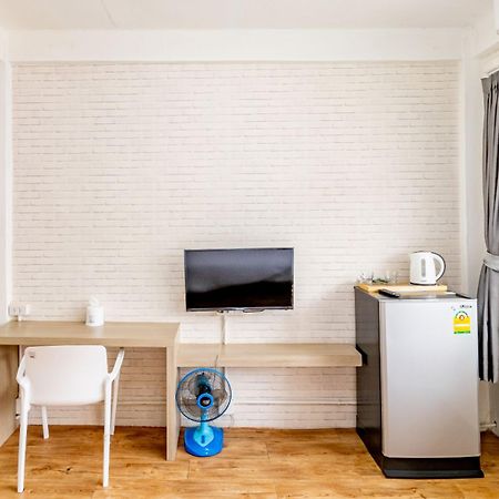 Ze Residence Bang Aor Station Bangkok Luaran gambar