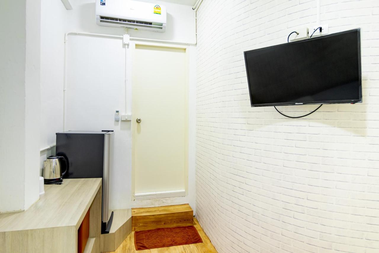 Ze Residence Bang Aor Station Bangkok Luaran gambar